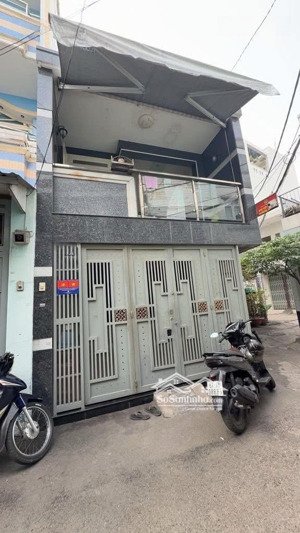quận 6-bà hom-3 tầng- 66m2, ngang lớn 4,3m - hẻm thông ra khu ẩm thực cxpl b, gần chợ phú lâm