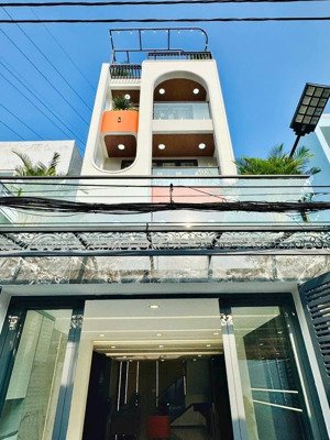 chính chủ cần bán gấp nhà ngay đường hàn hải nguyên,quận 11 .giá tốt chỉ 4 tỷ 850triệu