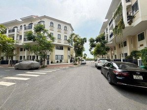 nhà mặt tiền phố tây âu senturia nam sài gòn nguyễn văn linh, ngang 5x12, 5 tầng, nhỉnh 9 tỷ tl