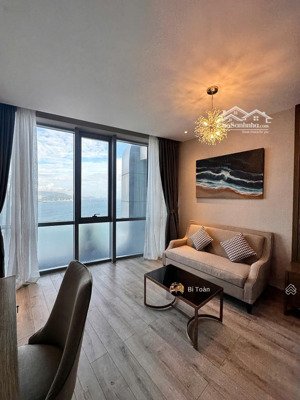 bán căn trực biển giá siêu tốt vị trí tầng cao 37 chỉ có 2.8 với nội thất cực đẹp