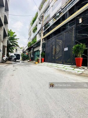 nhà mới đẹp 100% tặng full nội thất hẻm oto 6 tỷ 790