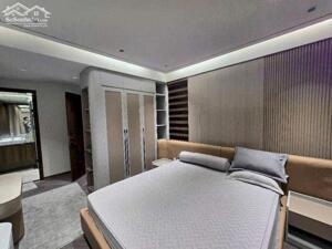 Bán nhà Thạch Bàn 60m2 Vỉa hè rộng ô tô tránh Thang máy 26.9 tỷ