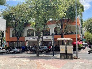 bán góc 2mt ngay lê thánh tôn + lý tự trọng, dt 5 x 35m , hđt 300 triệu gía 109 tỷ