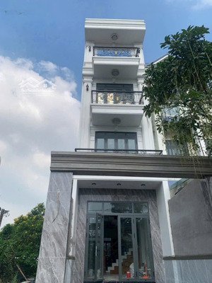 sieu phẩm nhà mới xây rất đẹp , 4 tầng đường số 11 phường trường thọ tp thủ đức dt 76m ( 4 x 19 )
