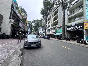 siêu phẩm - khan hiếm mt trần bình trọng, quận 5, dt 8x25m, 4 tầng, hđt 220tr/ tháng, 70 tỷ