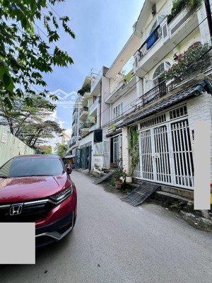 giảm sâu 2ootr - tt q7 - xe hơi tránh - hẻm thông kdbb - 4 tầng - sát bên pmh - chưa đến 8đ