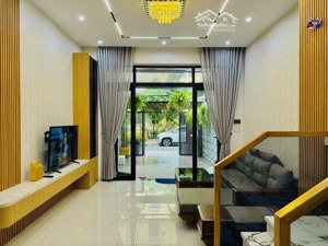 bán nhanh nhà 3 tầng trung tâm hải châu - 90m2 - nhà mới - cạnh chợ đầu mối