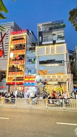 siêu phẩm-ngang lớn mt nguyễn tri phương, quận 10, dt 8x15m, 6 tầng, hđt 180tr/tháng, 79 tỷ