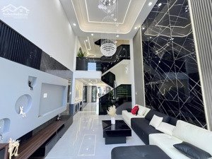 đường xe hơi 7m thông - nhà đúc 5 tầng, dt: 4x17 (68m2) - cạnh tênlửa aeon -- chỉ 7,x ty + vị