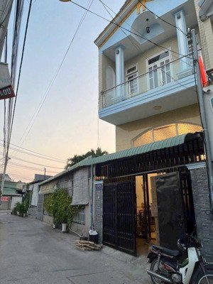 cần bán nhà 1 sẹc cách đường nguyễn tri phương 30m - p. bửu hoà ( nay là p. biên hoà )