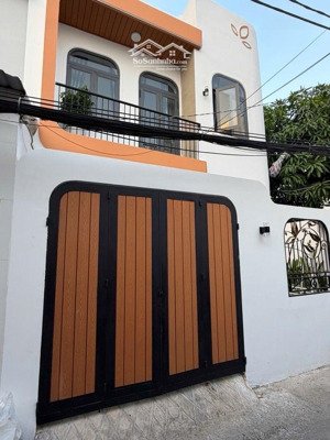 bán nhà mới căn góc phú thuận hẻm xe hơi ngang 6m