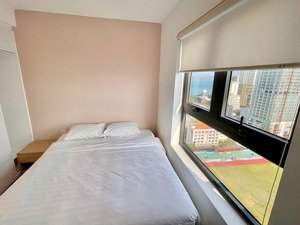 căn 70 m2, view sân bóng, nội thất đẹp, đã có sổ giá 3,95 tỷ, lh sơn