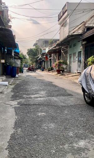 Dãy Nhà Trọ Liền Kề 1 Kiod + 11 Phòng Trọ Đường Thông Ô Tô DT 242 M2 Giá 5,3 Tỷ TL