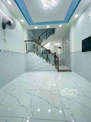 101
bình tân ,tây lân 2 tầng 4x13 , nhà đẹp ỏ ngay ,52m2 công nhận đủ ,giá 5tỷ