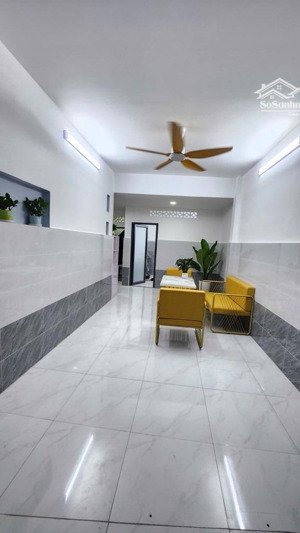 hẻm ba gác thông cách mt huỳnh tấn phát 1 phút 3pn sân rộng để 5 xe máy ở ngay