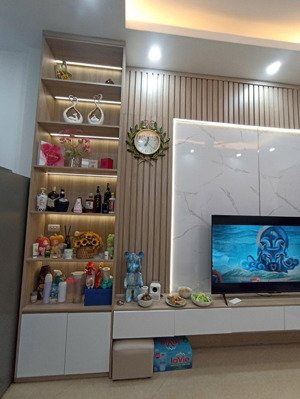 chủ cần bán!phố tây sơn, ngõ thông kinh doanh, ô tô đỗ cửa, 30m ra phố, thông sàn, sân xe, 37m2x5t