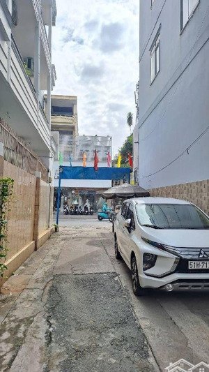 hiếm chính chủ bán nhà 2 tầng đường hồ văn huê 45m2 mặt tiền 4,5m sát hxh chỉ nhỉnh 7 tỉ