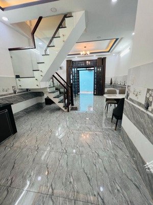 nhà phố 2 tầng / lô góc siêu thoáng - hẻm thông lâm văn bền - q7-4,8x10m -2 tầng- giá 5,2 tỷ