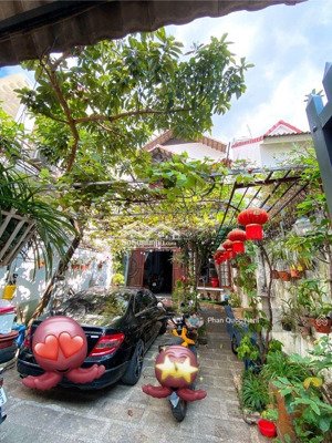 bán biệt thự sân vườn , mái thái _ khu kiều đàm,quận 7 _ 135m2 (5.5 x 25) _ 3 tầng _ giá chỉ 22 tỷ