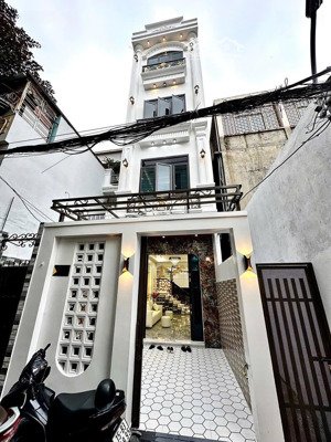 bán nhà trung tâm thành phố nguyễn đức cảnh