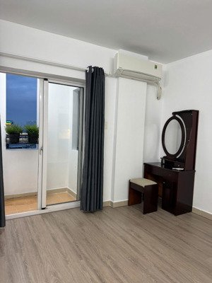 chính chủ bán gấp căn 1 pn cc bàu cát 2 lô a lầu 7