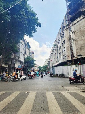 bán nhà phương mai , đống đa. dt 65m2 7t mặt tiền 4m giá 35,5tỷ.lh thu phương