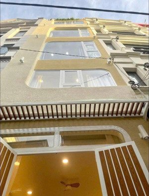 nhà hiếm đường 6m ngay nguyễn văn thương - bình thạnh. cho thuê 26tr, gần metro ga tân cảng