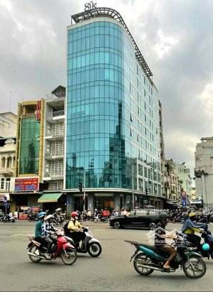 tòa nhà góc 2mt trần hưng đạo quận 5 - dt 10x37m - cn 3.500m2 - 11 tầng - hđt 850 triệu - 290 tỷ