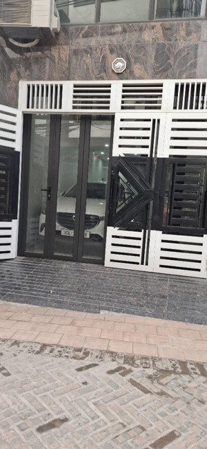 nhà 42m2, 5 tầng, ô tô vào nhà, lô góc, 2 mặt thoáng, đông ngạc