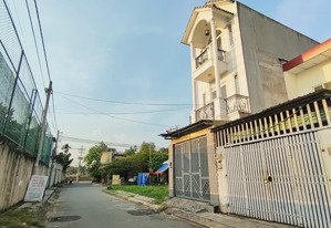 chỉ 6,1tỷ - nhà 3 tấm mới cứng - 57m2(4,16x13) - bưng ông thoàn, q9