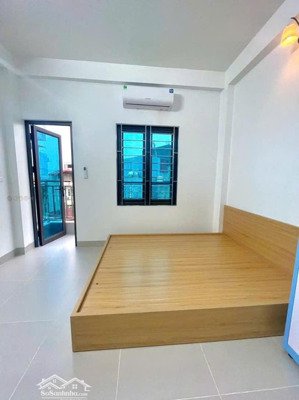 ccmn ngay sau mixue lai xá ,25m2 full đồ, ban công , sát chợ,bến bus giá 3tr2