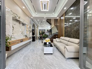 nhà đường thông xe hơi, bên trường tiểu học, dt: 4x13.5m, trệt, 2 lầu, 3pn, sân trước, sân thượng