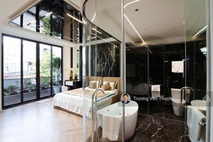 bán gấp khách sạn biển mỹ khê đà nẵng. phố hàn 17 phòng đang khai thác, dòng tiền 250 triệu/tháng