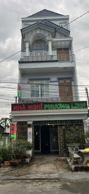 bán khách sạn 3 tầng tại trung tâm tp mới , bình dương, 8,5 tỷ, 177m2