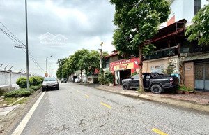 đất hiếm phường gia thuỵ. view sân bay, bãi đỗ xe. sát mặt phố