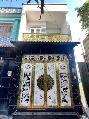 nhà đẹp 4*13,3m 2/ngắn đường 1a 2pn 2wc đường 5m bêtong lh xem nhà