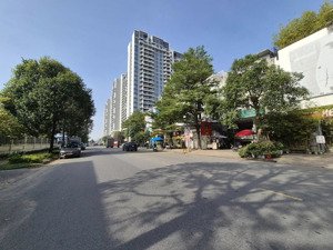 chính chủ cần bán tòa nhà hầm 4 tầng mặt tiền tinh doanh tạ hiện tml thủ đức chỉ 5x tỷ