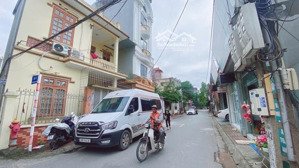 siêu phẩm giang biên việt hưng, dt 54m2, ô tô vào đất, kinh doanh, mặt ngõ thông, nhỉnh 9 tỷ