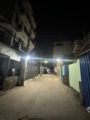 nhà kèm phòng trọ lê đức thọ thu nhập 30tr/ tháng 125m2(4,6 x 21m) hoàn công sổ hồng giá 9,7 tỷ