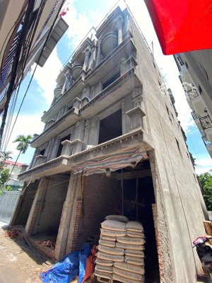 rẻ nhất phụng châu- nhà 4t*40m2 ô tô đỗ cổng, gần đường 6, trường đh td thể thao.bxe yên nghĩa 10p