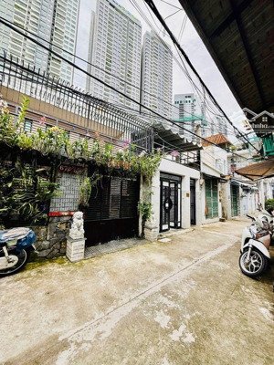 bán nhà 2 mặt tiền hẻm 5m cạnh phú mỹ hưng quận 7 - 80m2 2 tầng - kdc hiện hữu - đang cho thuê 15tr