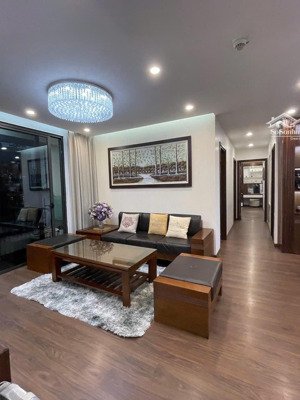 cần bán gấp căn hộ tòa 6thelement 2pn2vs _ tầng trung _ slot xe _ full đồ _ gái thương lượng