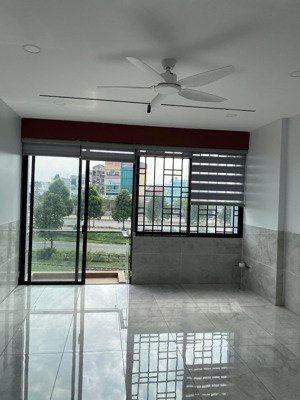 bán nhà mặt tiền linh đông, hướng phạm văn đồng, đẹp nhất khu