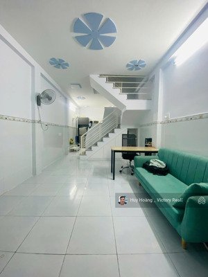 bán nhà gần mặt tiền lạc long quân, dt: 4x15m (cn 61m²), 3 tầng, p.11, tân bình. giá 7.3 tỷ tl