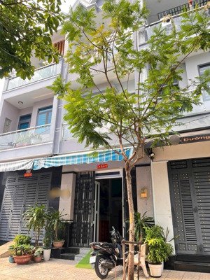 bán nhà khu tên lửa, mt đường số 12, dt 4 x 13m, 3 tấm, giá 7.2 tỷ.