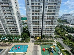 scenic valley 1 giá 6t800, diện tích 71m2, 2 phòng ngủ view hồ bơi. lainguyen: 