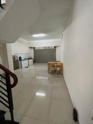 cho thuê nhà phố tm dv unitown tp mới bình dương 
diện tích 100m 20tr/tháng