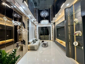 nhà mới ở ngay phố thành công thông ra láng hạ. trước nhà thoáng vĩnh viễn