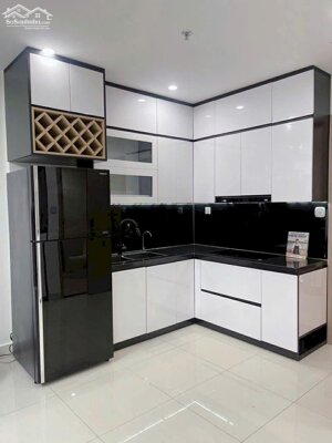 Chính chủ gửi bán căn 1pn+1 tầng trung hướng đông nam giá chỉ 3,3 tỷ thu về tại vhop1