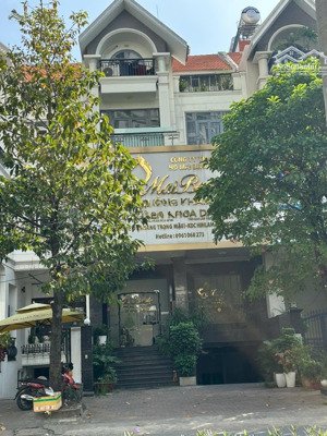 cho thuê nhà mặt tiền hoàng trọng mậu (đường d1 cũ) kdc himlam 7,5x20 hầm trệt 3 lầu có thang máy